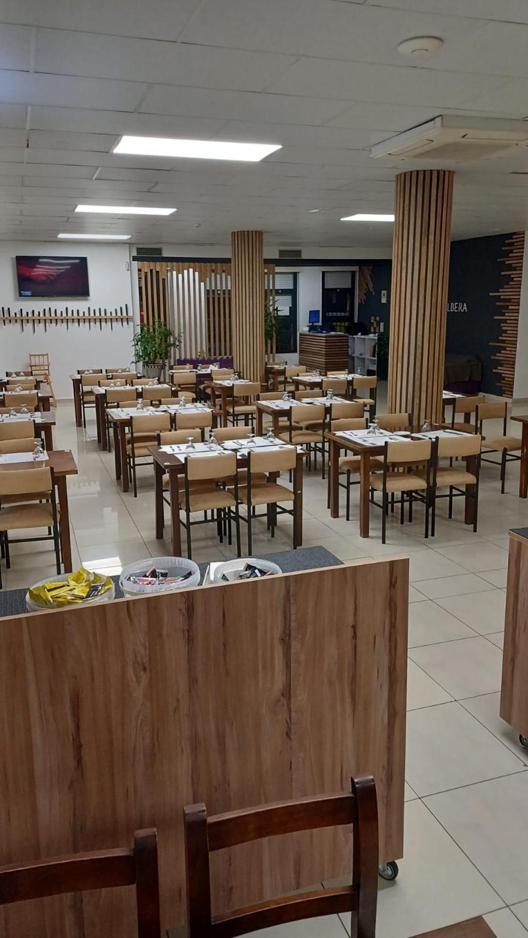 Hotel L'Albera La Jonquera Ngoại thất bức ảnh